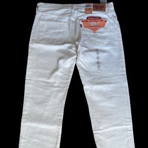 Levi’s Cream original fit jeans. Size 27 waist